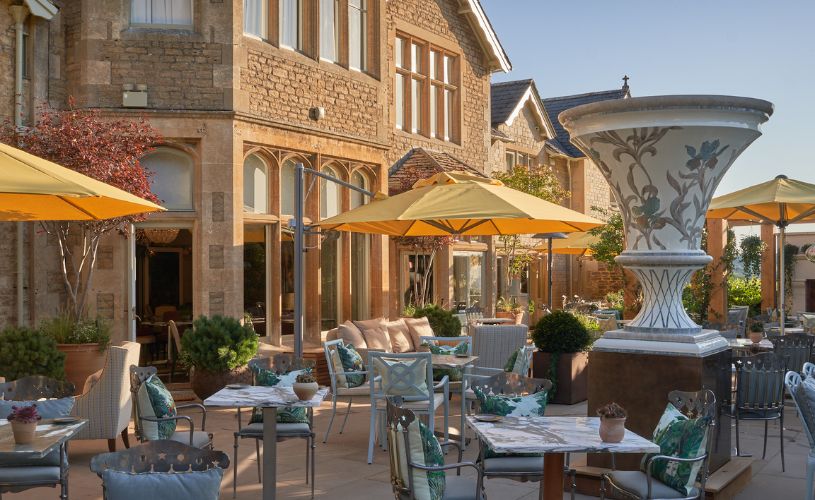 Homewood Olio Restaurant Terrace